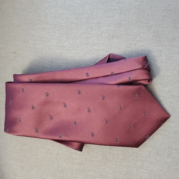 Camden Court Tie - Picture 2 of 7